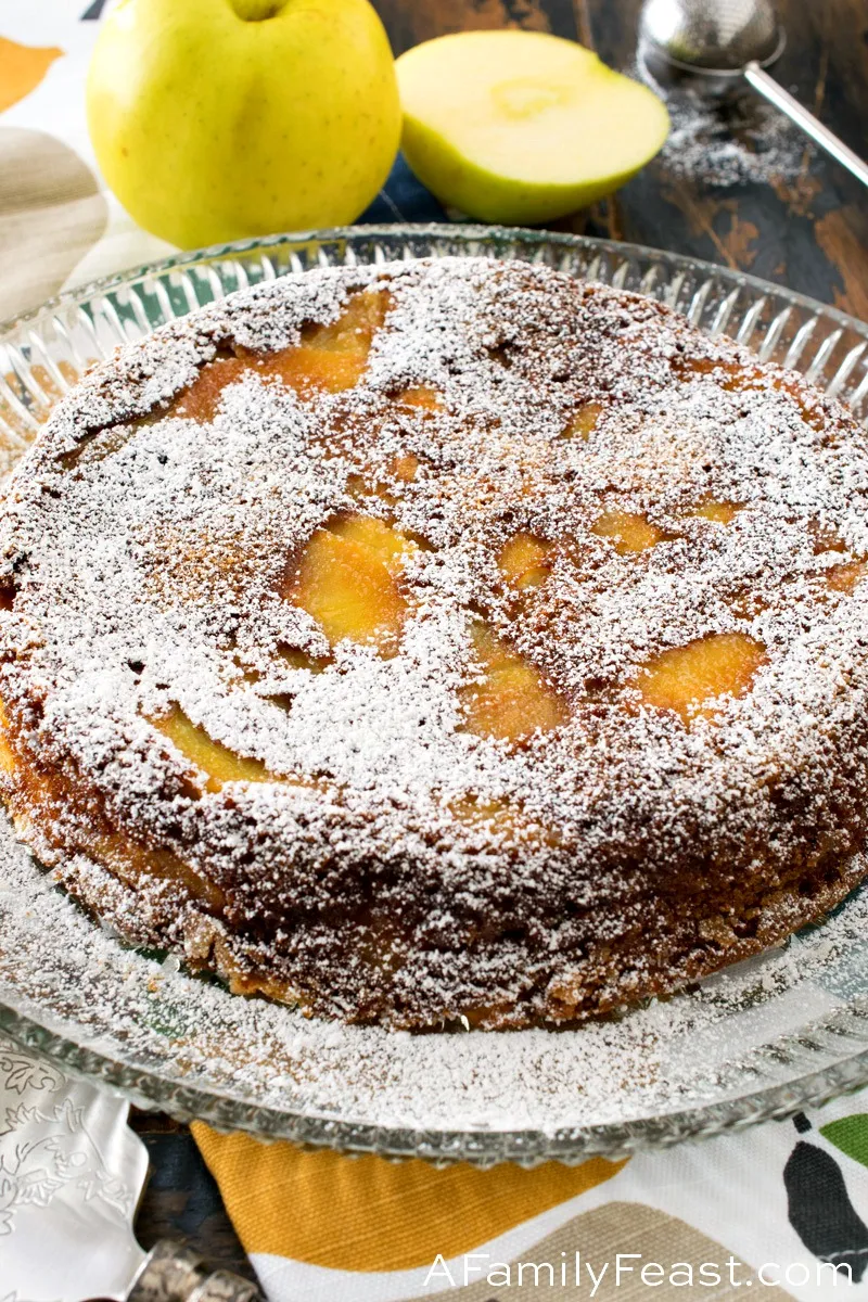 torta di mele apfelkuchen mit puderzucker bestreut