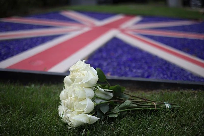 trauer und blumen welche sind die lieblingsblumen von koenigin elizabeth