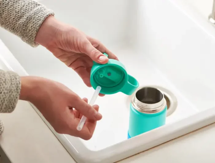 wie oft sollte man eine trinkflasche reinigen trinkflasche mundstueck und strohhalm reinigen