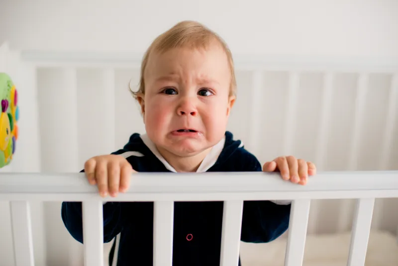 baby weint in seinem bett tipps zur beruhigung von babys
