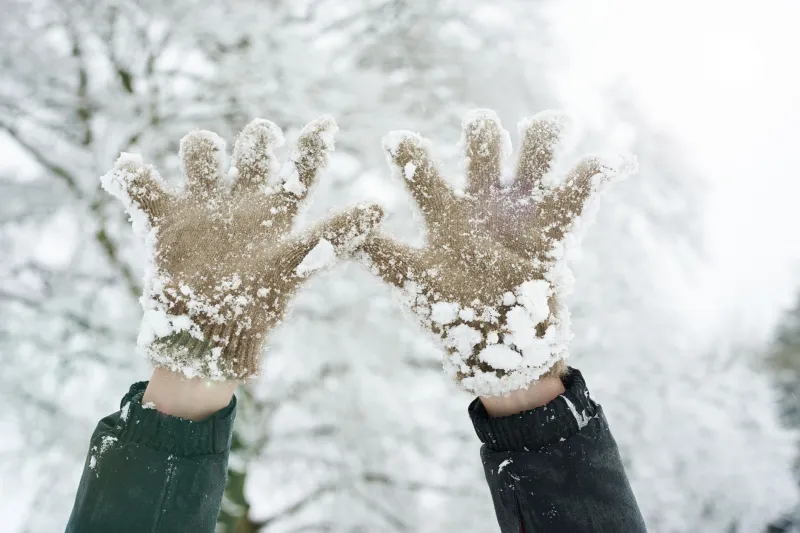 was hilft gegen trockene hände bei kaltem wetter immer handschuhe tragen