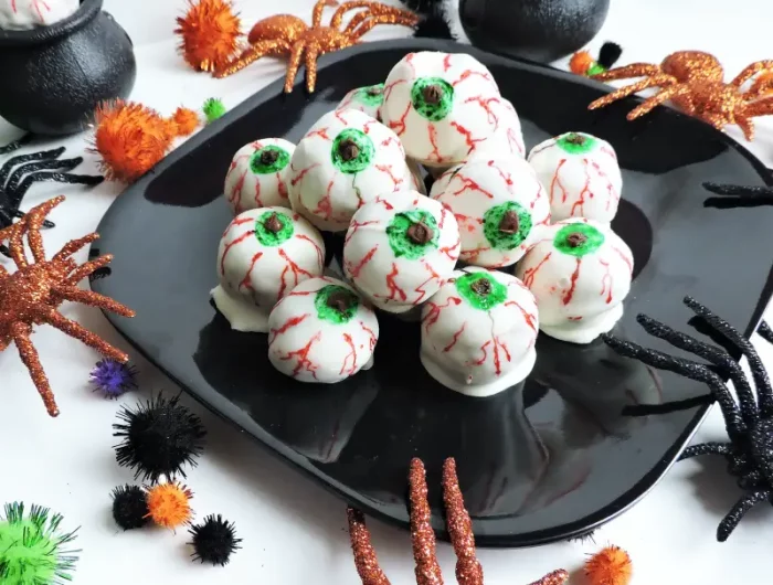 halloween kuchen muffins halloween kuchen rezepte für kinder weisse muffins augenbaelle