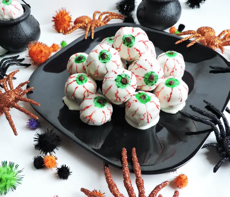 halloween kuchen muffins halloween kuchen rezepte für kinder weisse muffins augenbaelle