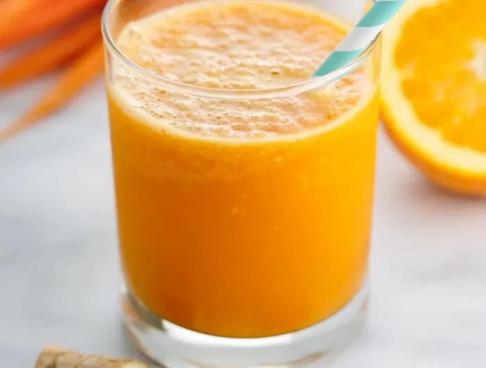 ingwer karotten smoothie mit orange und kurkuma