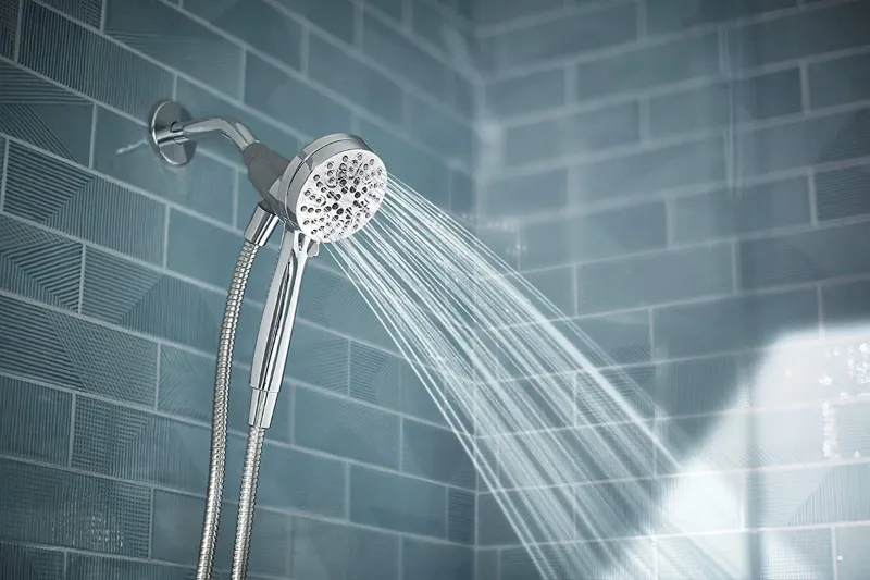 kreative wasser sparen moeglichkeiten wassersparende duschkoepfe