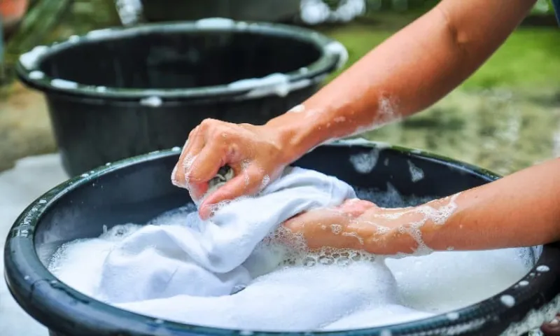 polyester mantel waschen per hand damit nicht beschädigen