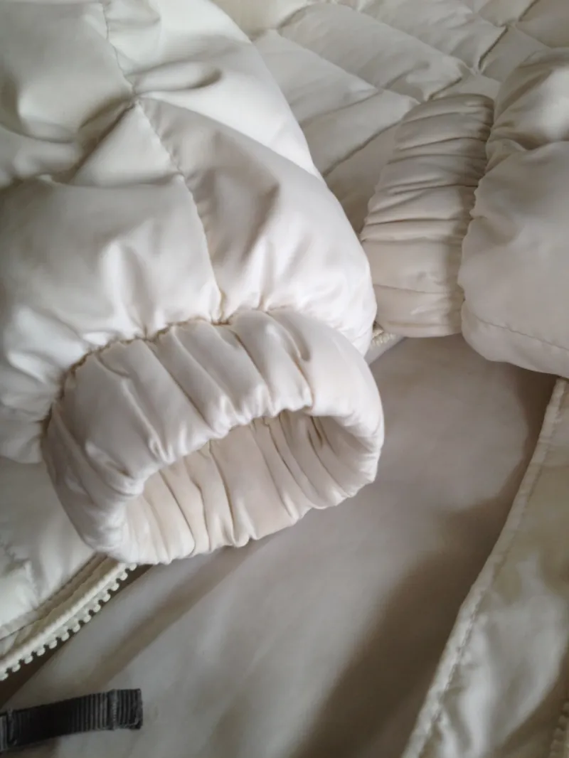 weiße polyester jacke für den winter ärmel