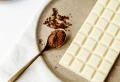 Weiße Schokolade selber machen: Wie wird die weiße Köstlichkeit zubereitet?