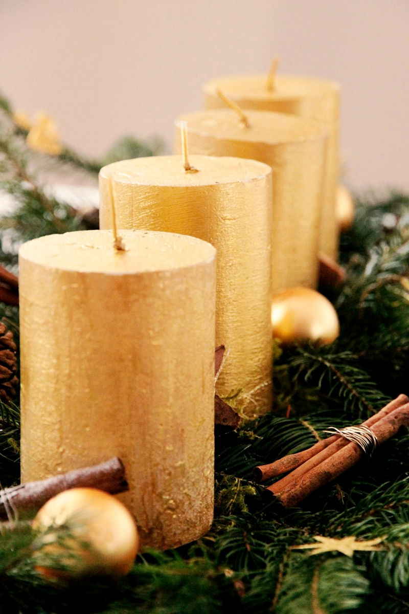 adventskranz in gold weihnachtsdeko selber basteln ideen