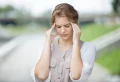Alte Hausmittel gegen Kopfschmerzen: 7 wirksame Rezepte zur Schmerzlinderung