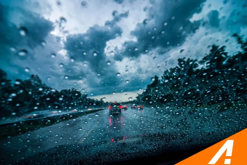 auto fahren bei starkem regen was tun und nicht tun