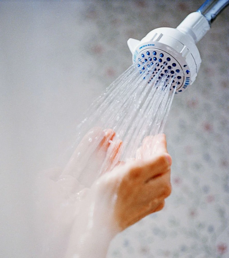 behandlung steifer nacken heisse dusche