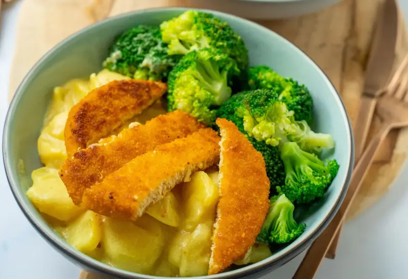 brokkoli kuehlschrank aufbewahren wann brokkoli nicht essen schuessel mit blanchiertem brokkoli fisch und kartoffel