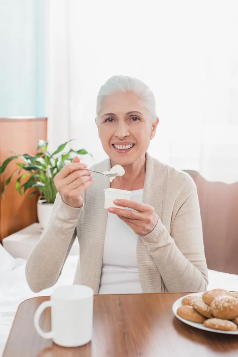 gesundheitliche vorteile von joghurt fuer senioren
