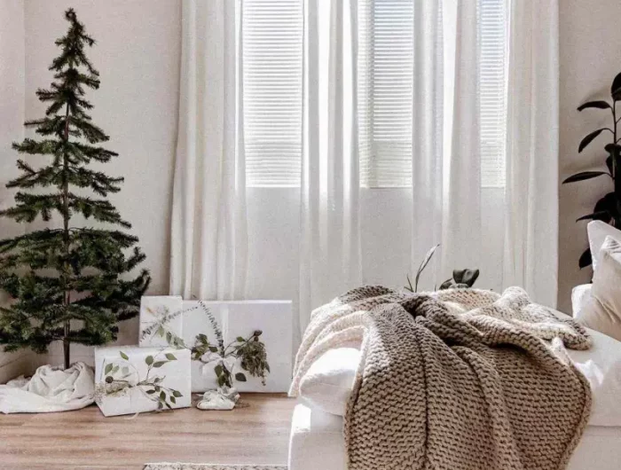 neue trends weihnachtsdeko was kommt 2022 in den trend weihnachten schlafzimmer tannenbaum neutrale farben scandi look