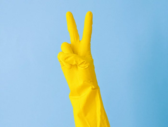 warum wachsen meine fingernaegel nicht gelbe handschuhe hand