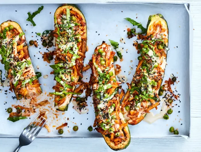 was kann man sich abends zu essen machen zucchini submarine mit tahinsosse vier zucchini submarine in teller