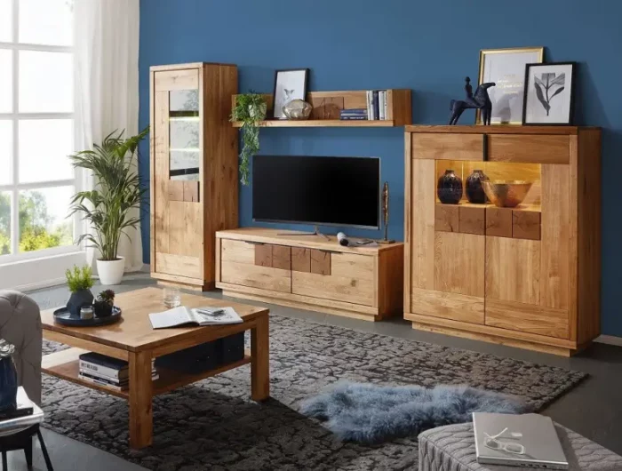 welche moebelfarbe ist 2023 modern welche dkeo trends 2023 wohnzimmer tv regalen aus massivholz kaffeetisch aus holzwebp