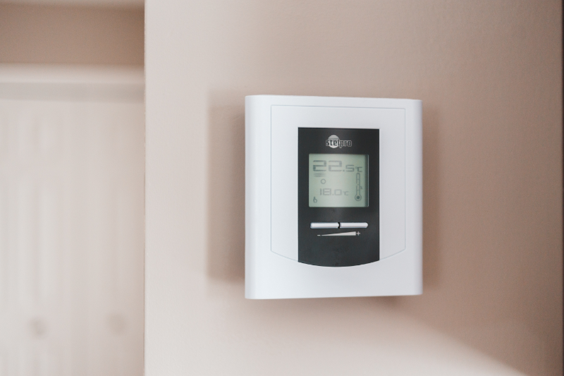 wie spart man am besten gas modernes thermostat