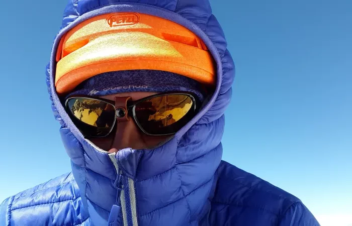 daunenjacke kragen reinigen schi fahrer mit sonenbrille