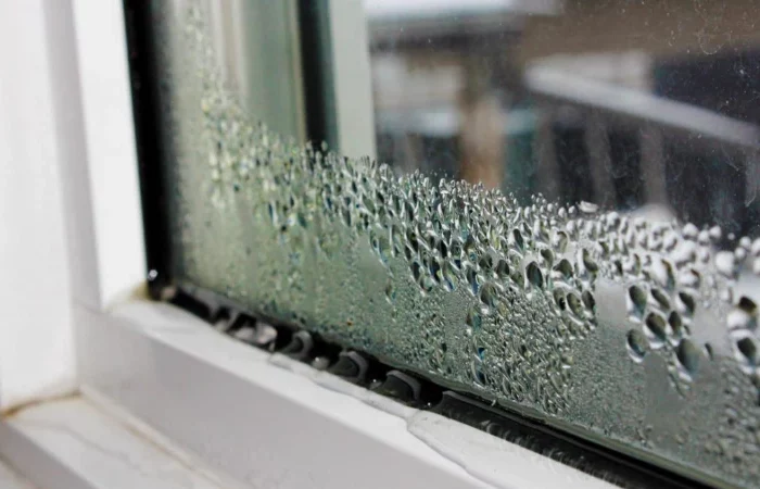 kondenswasser am fenster von innen