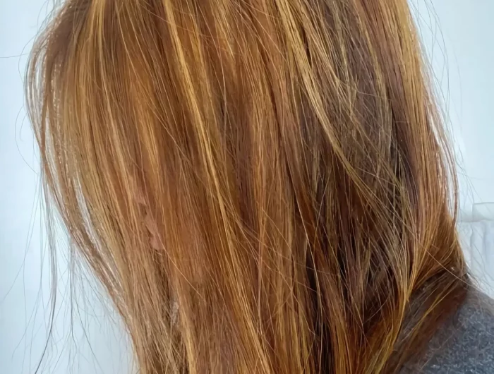messingfarbene haare kann stumpf beschädigt aussehen
