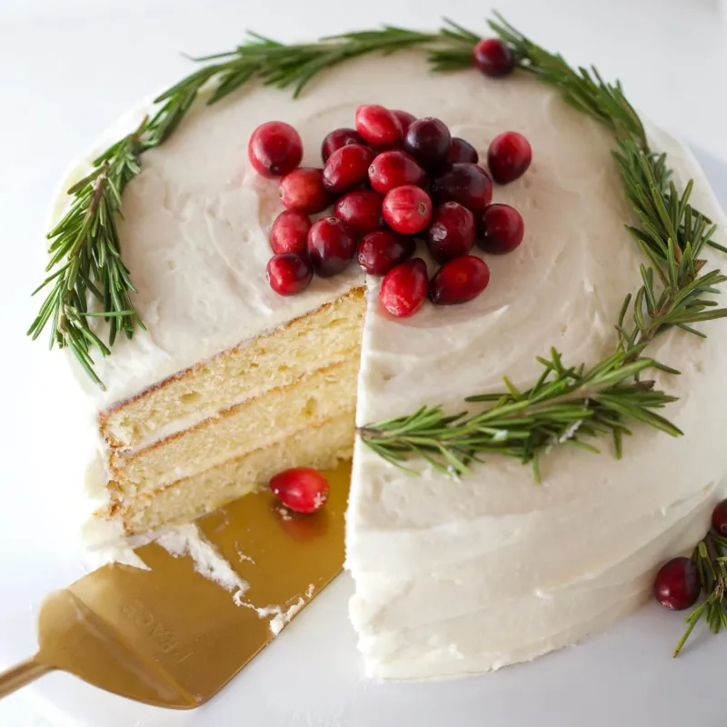 torte mit preiselbeeren weiße glasur für weihnachten