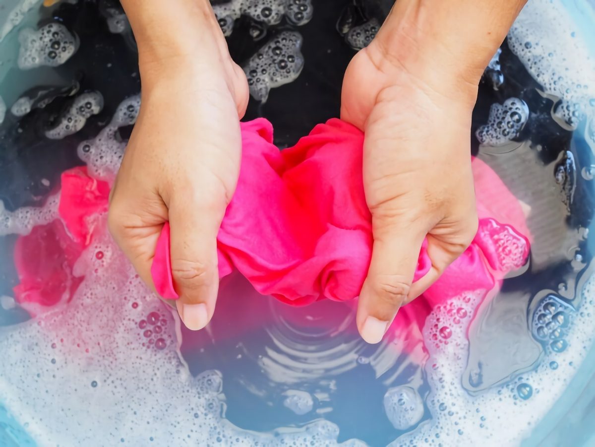 wie waescht man waesche per hand empfindliche kleidung waschen
