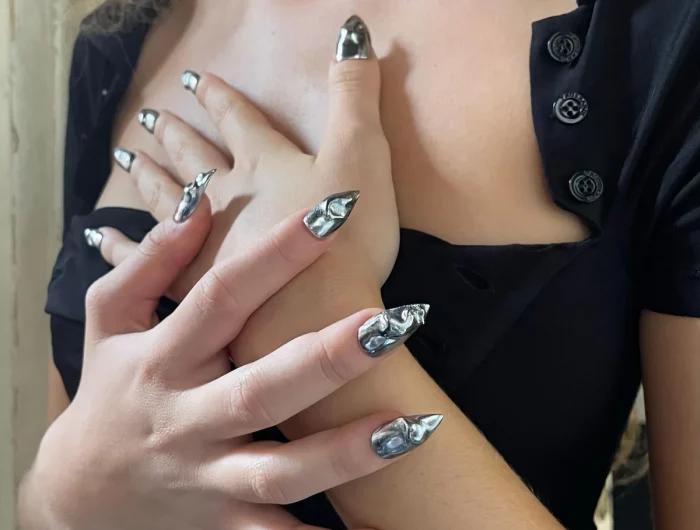 chrome nails trendfarbe nagellack