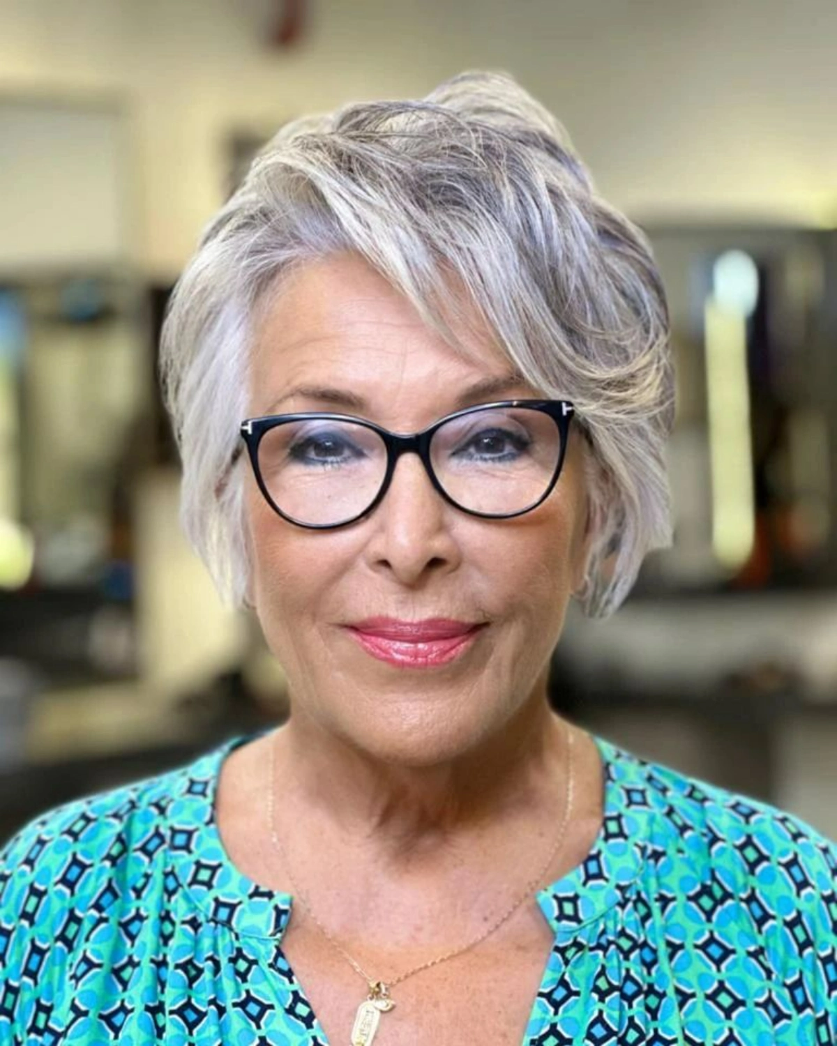 frisuren fuer frauen ab 70 mit brille und duennem haar we professional