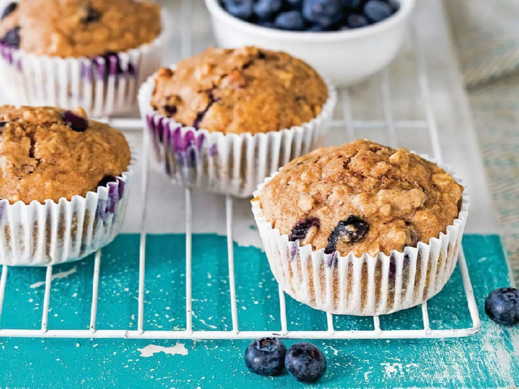 frühstücksmuffins mit blaubeeren und hafer zubereiten rezept