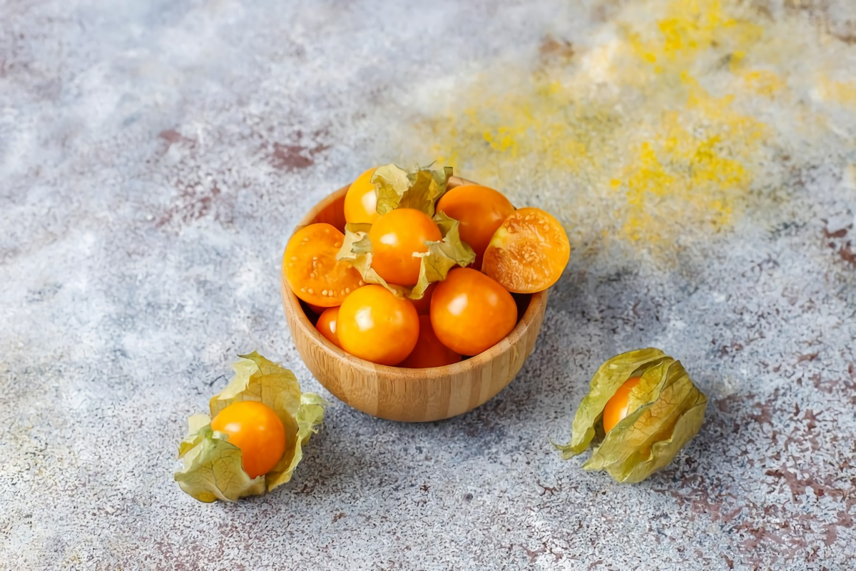 physalis essen wie geht es richtig gelbe fruechte in schuessel