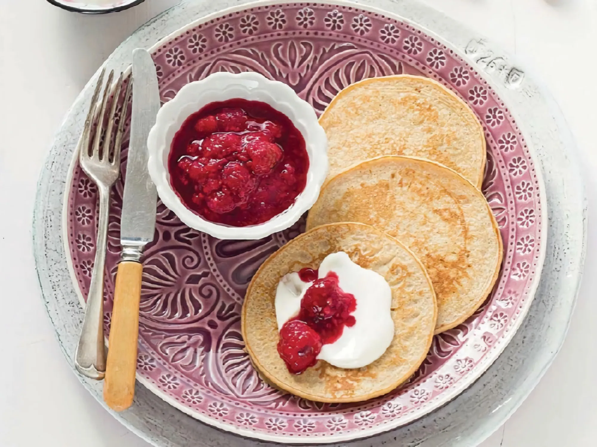 quinoa pfannkuchen mit himbeerkompott frühstück fürs gehirn