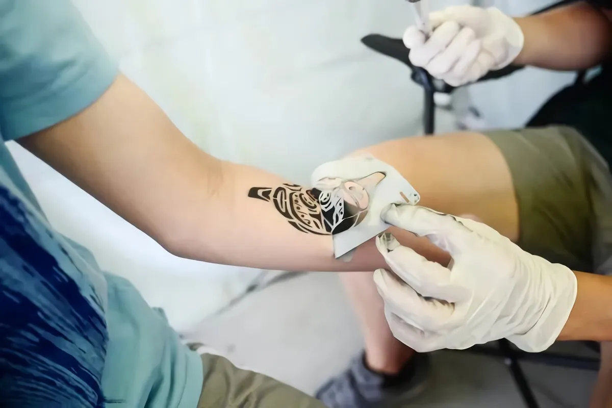 temporäre tattoos realistisch aussehen trends