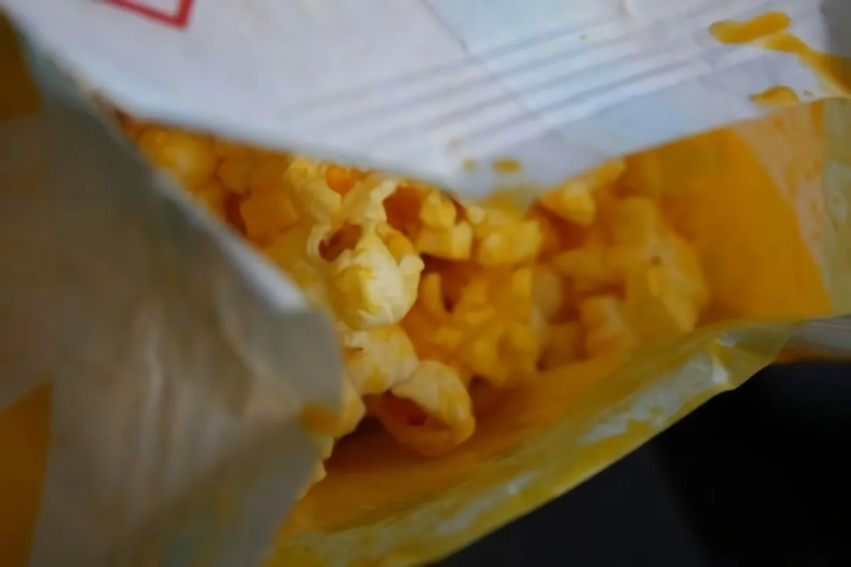 ungesundes fettiges popcorn