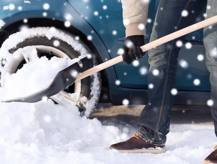 warum das schnee entfernen aus auto so wichtig ist