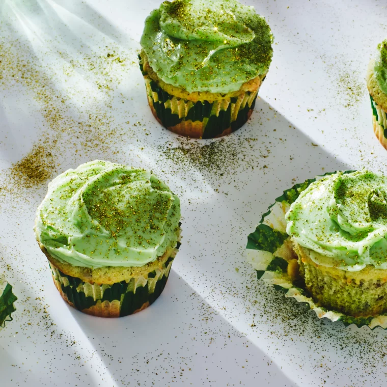 st. patrick's day cupcakes with white chocolate and pistachios 012319