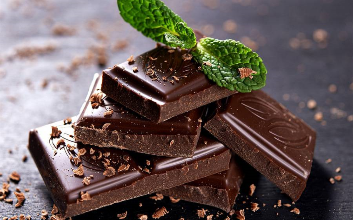 dunkle schokolade essen als essen fuers gehirn und gehirn foerdern