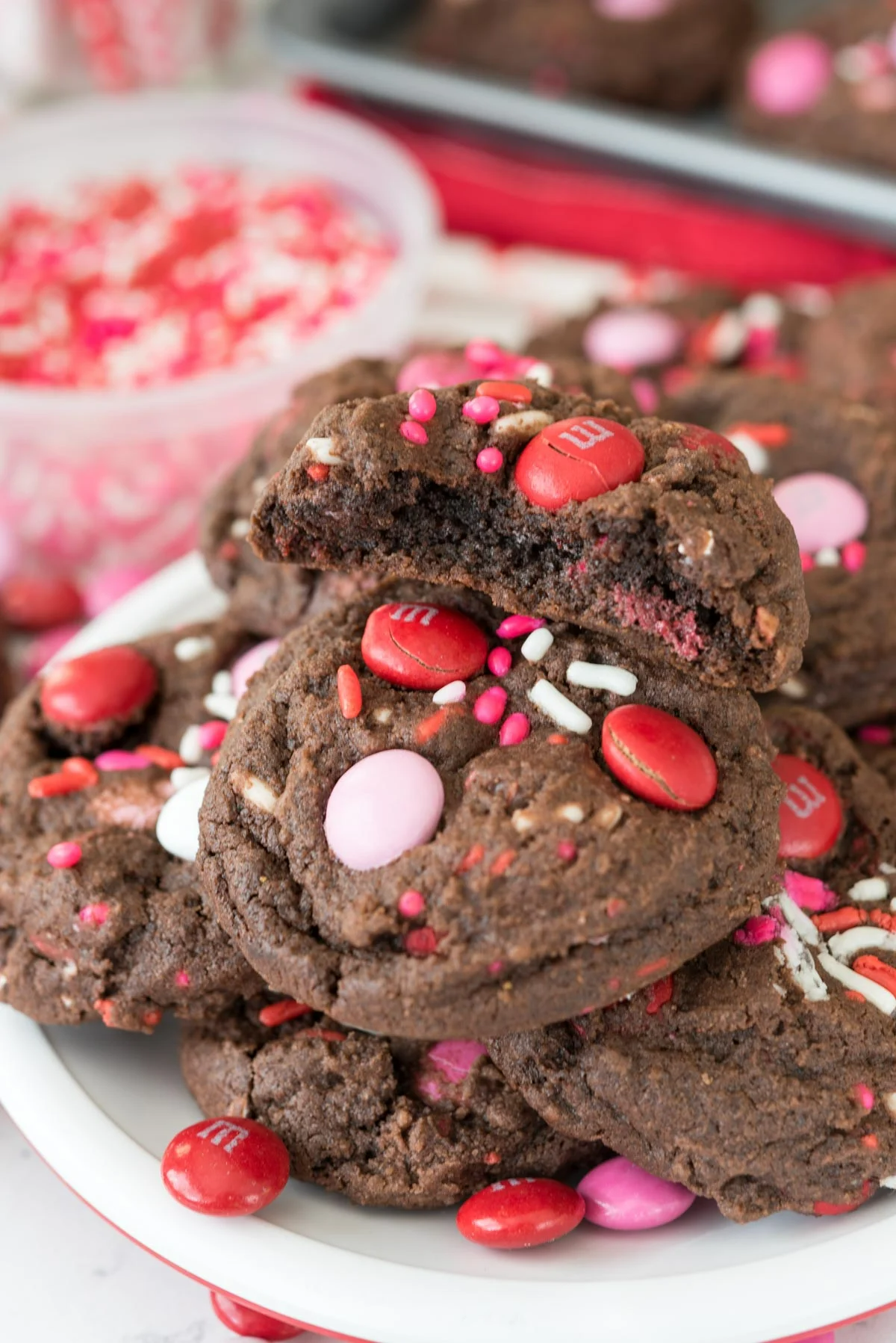 valentinstag kekse mit schokolade und m und ms