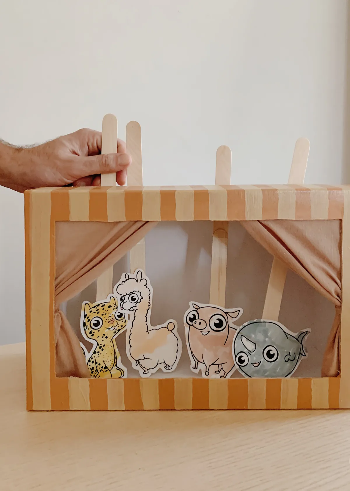 zoo basteln mit kindern aus schuhkarton tiere aus papier ausschneiden