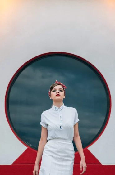 hochzeitskleid fuer standesamt t shirt und bleistiftrock