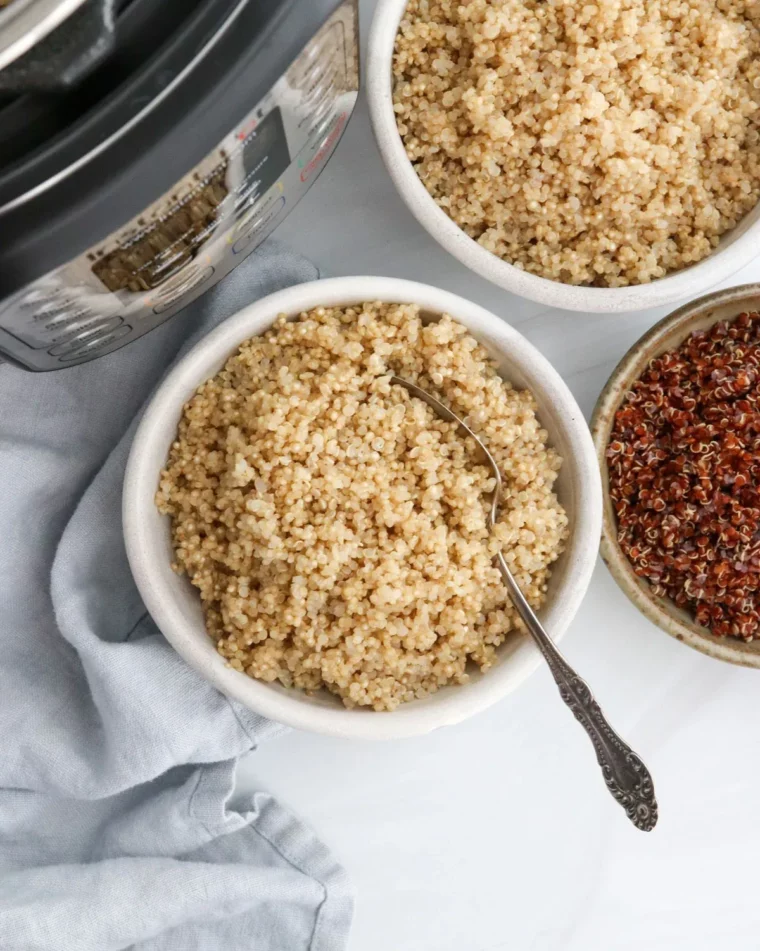 quinoa in schüsseln haferflocken alternativen zu frühstück