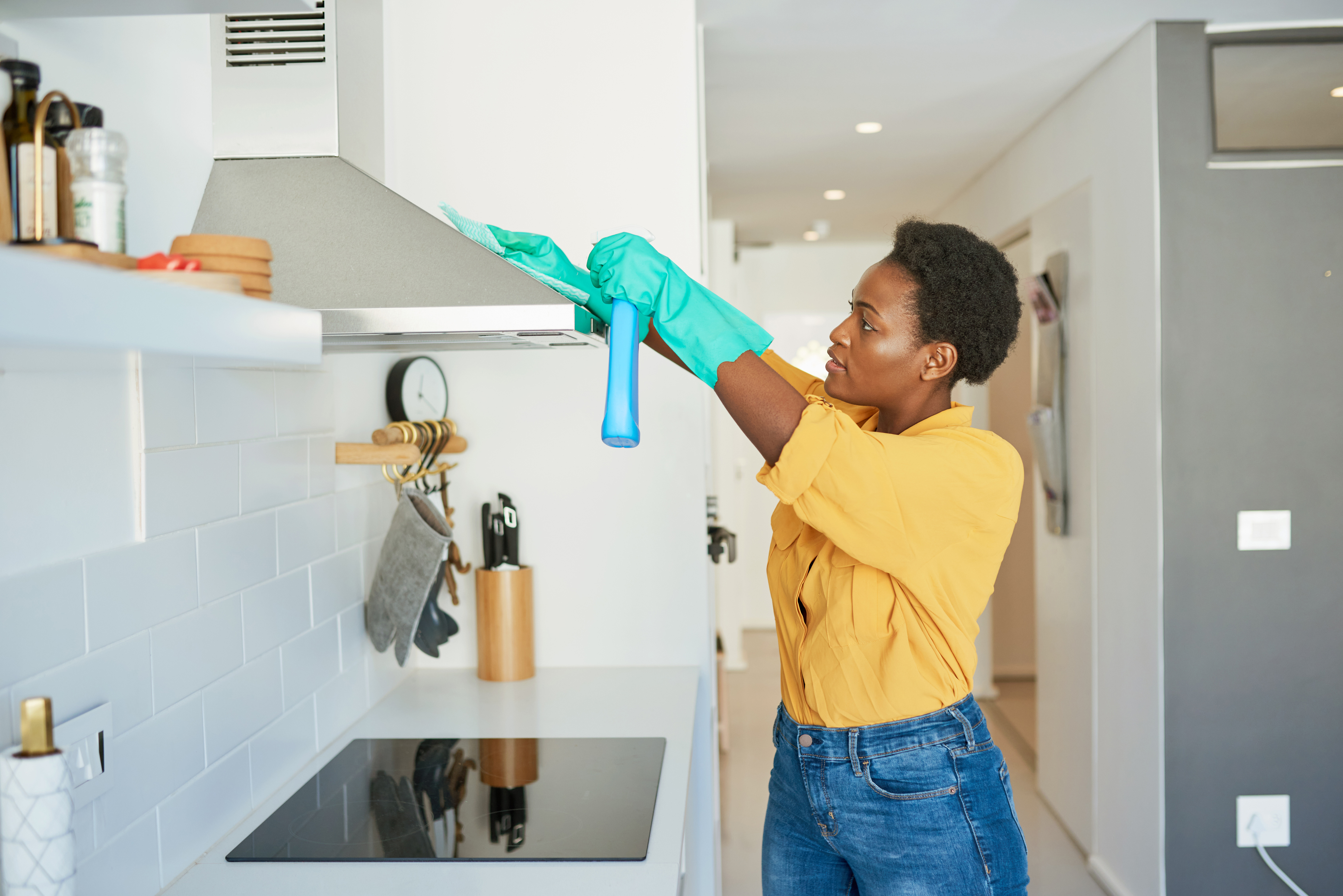 how to clean a range hood