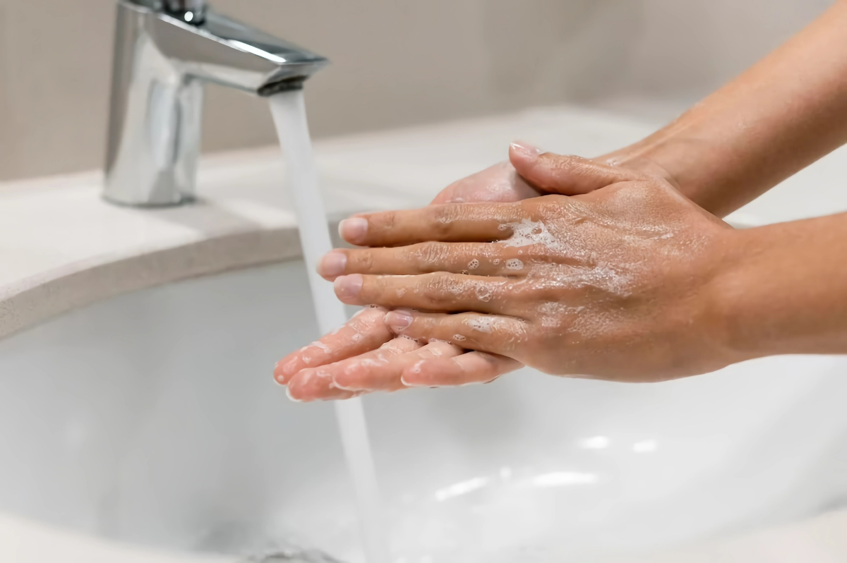 haende waschen spuelbecken wasser bakterien toeten