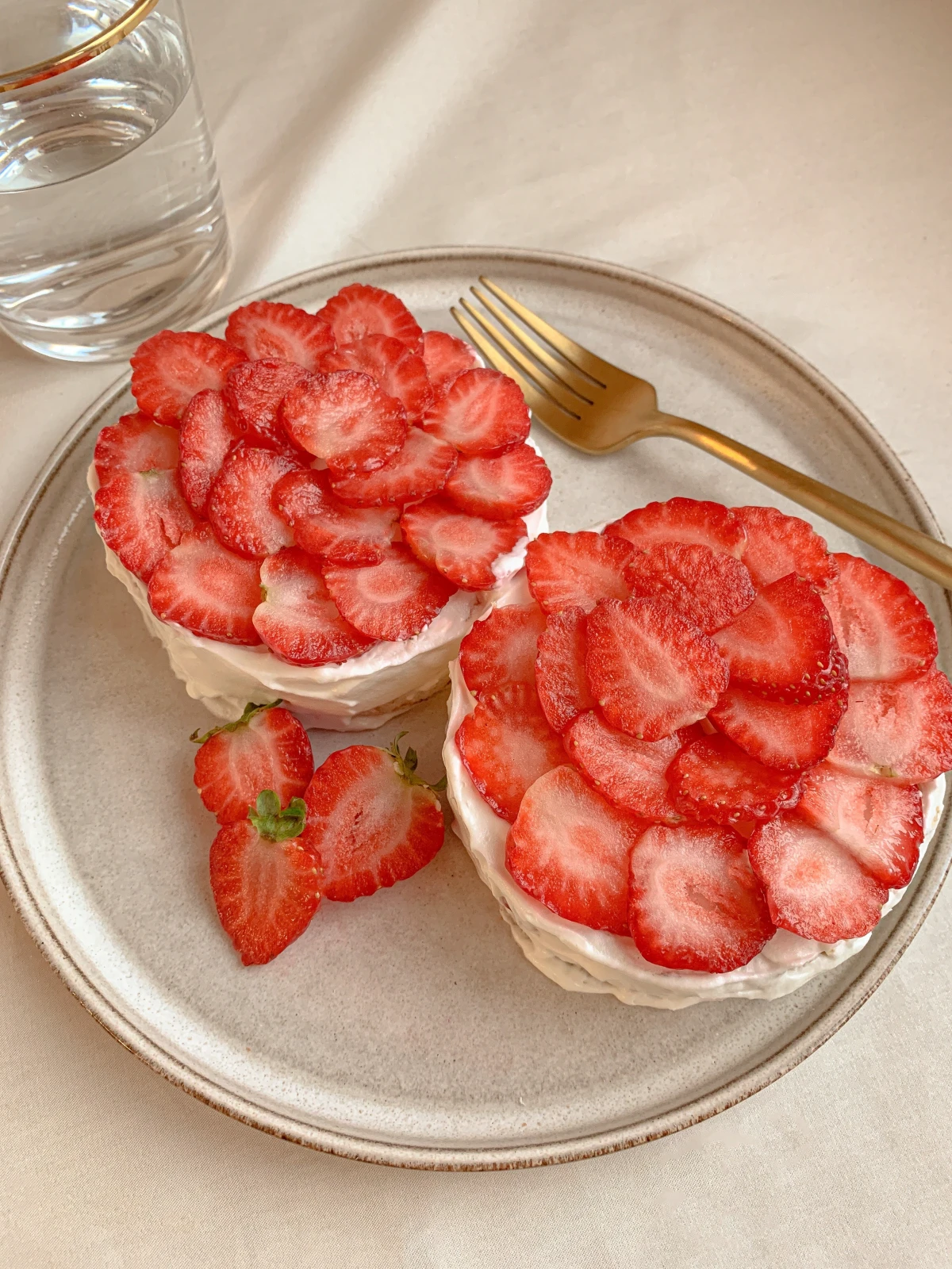 osterbrunch desser ideen mit erdbeeren