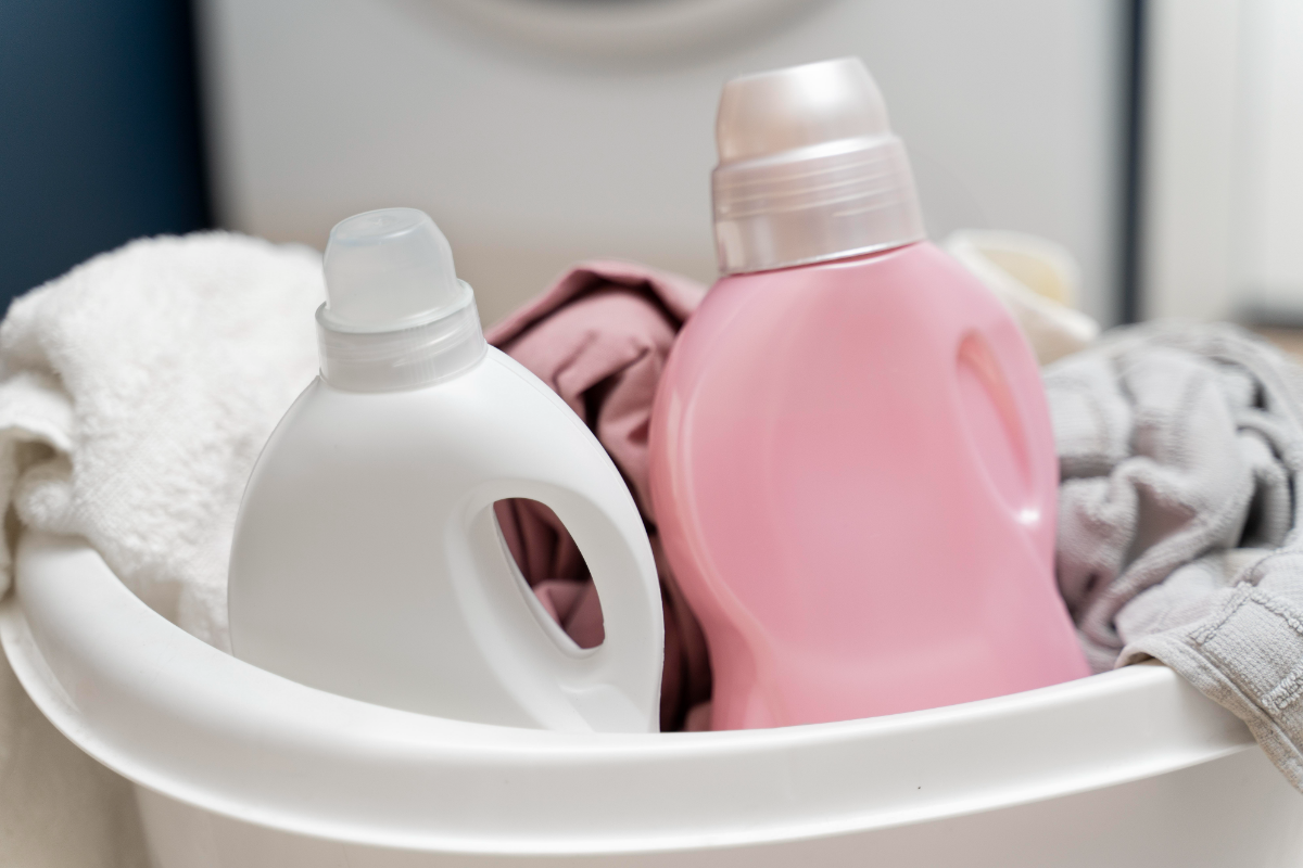 brillante waschmittel hack idee rosa flasche waesche