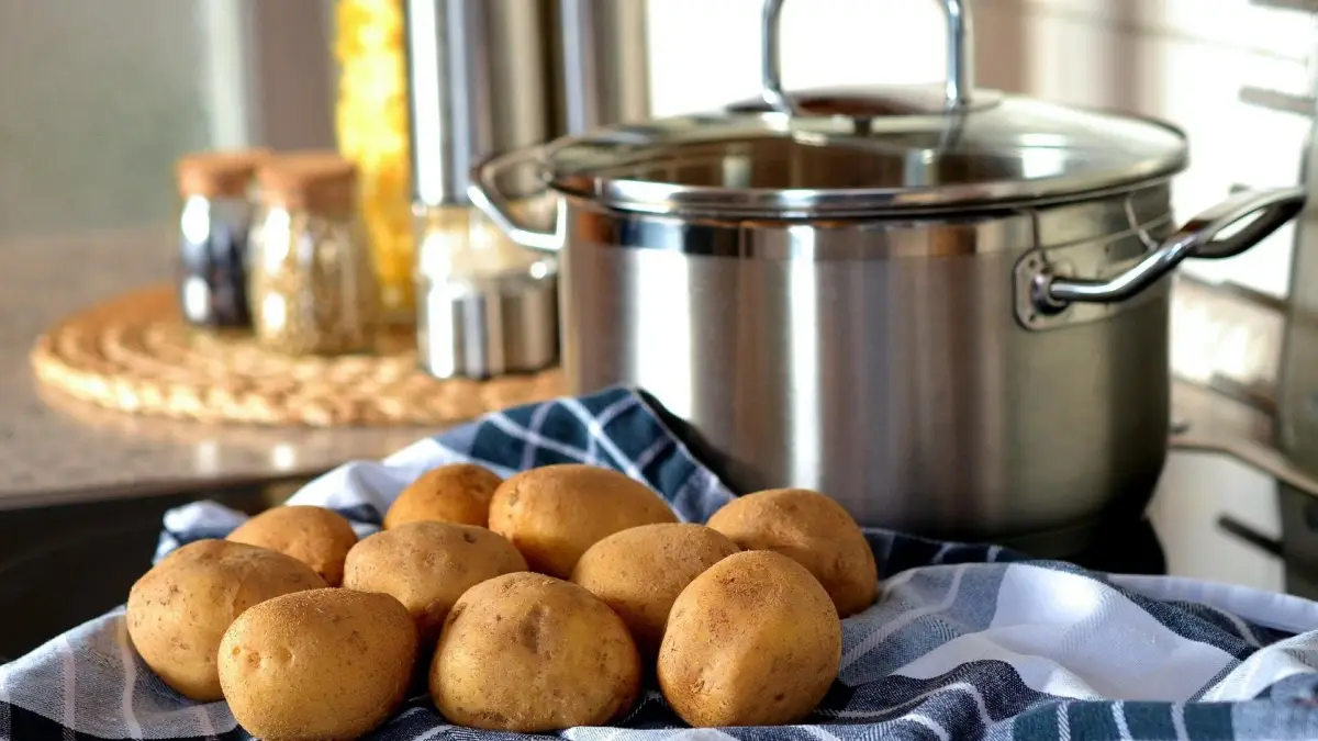 wie geschaelte kartoffeln lagern rohe kartoffeln ungeschaelt vor kochen
