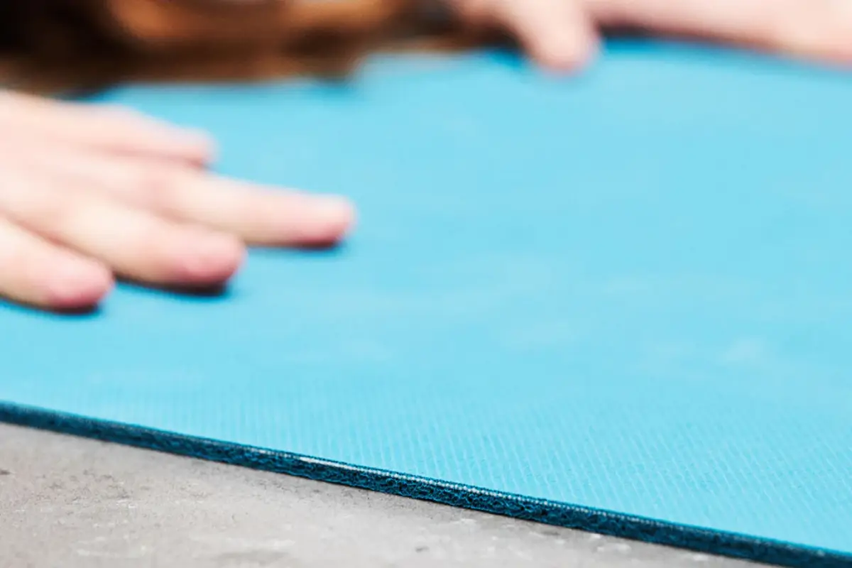 yogamatte reinigen hausmittel yogamatte aus kautschuk reinigen