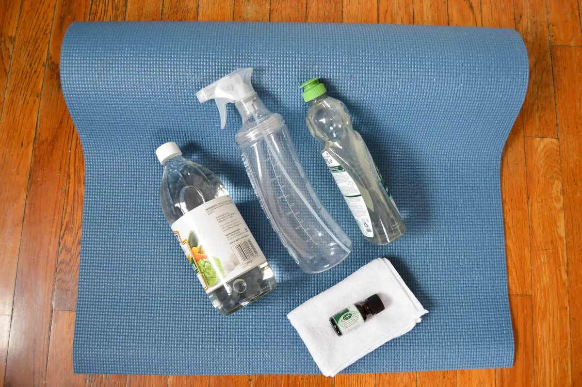 yogamatte reinigen spuelmittel selber machen sprueheflasche essig spuelmittel