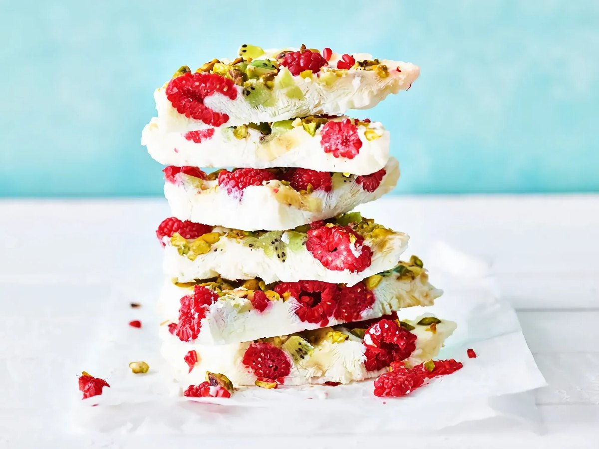 FrozenYoghurtBark Der gesunde Snack für die heißen Sommertage